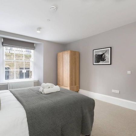 אדינבורו Joivy Luxurious 2Br Home Near Haymarket Station מראה חיצוני תמונה
