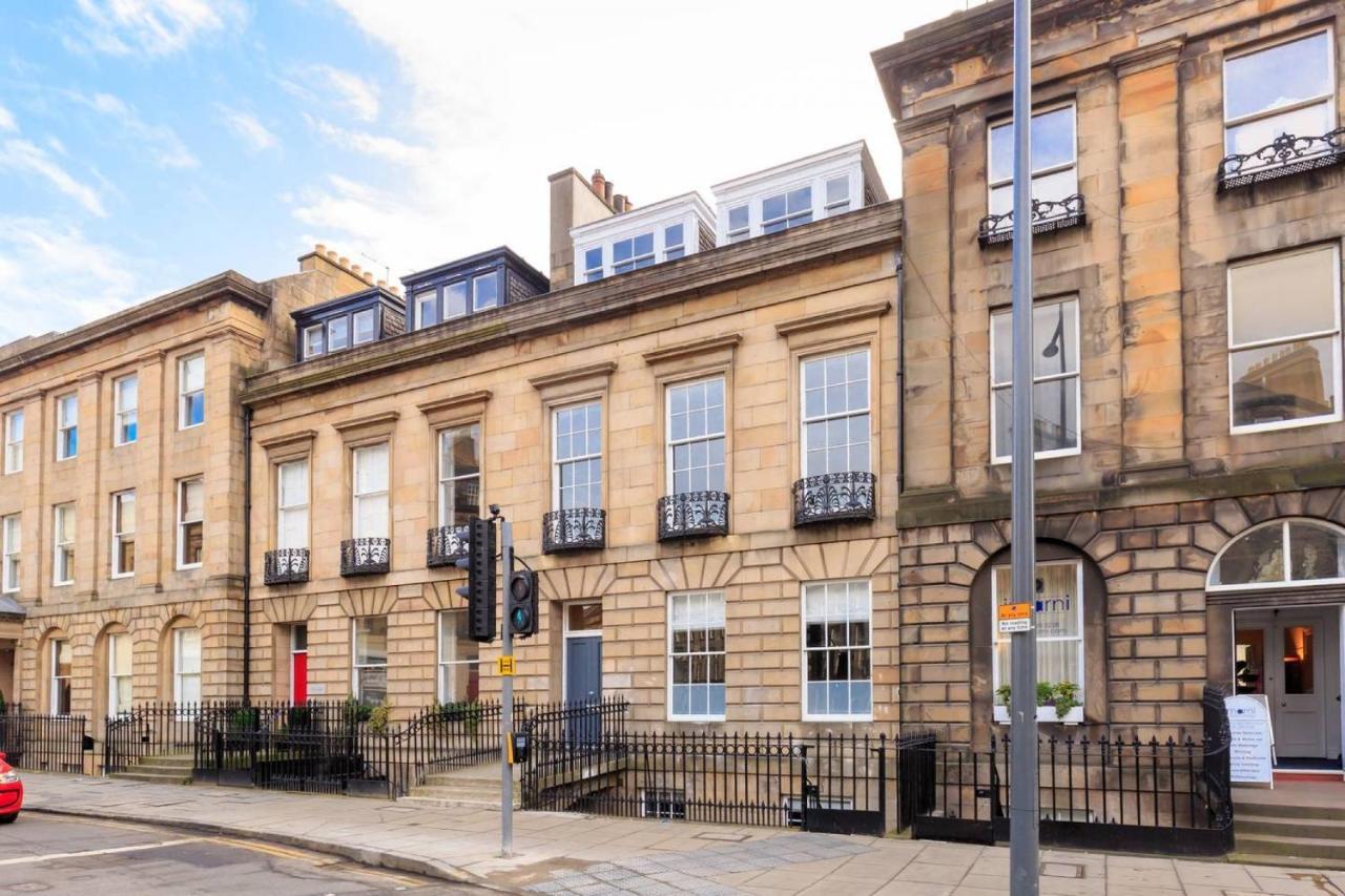 אדינבורו Joivy Luxurious 2Br Home Near Haymarket Station מראה חיצוני תמונה
