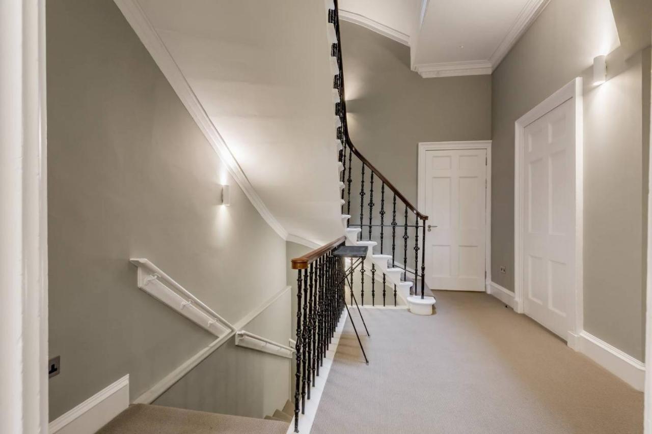 אדינבורו Joivy Luxurious 2Br Home Near Haymarket Station מראה חיצוני תמונה