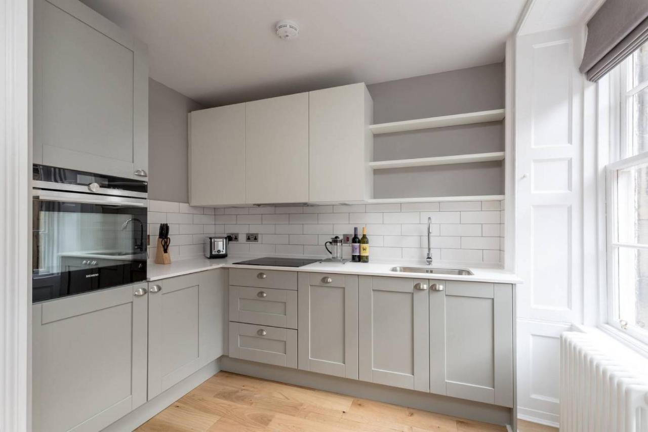 אדינבורו Joivy Luxurious 2Br Home Near Haymarket Station מראה חיצוני תמונה