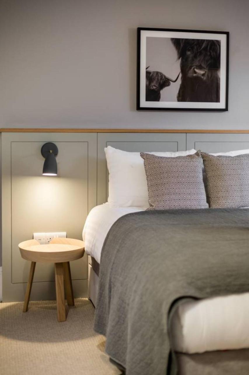 אדינבורו Joivy Luxurious 2Br Home Near Haymarket Station מראה חיצוני תמונה
