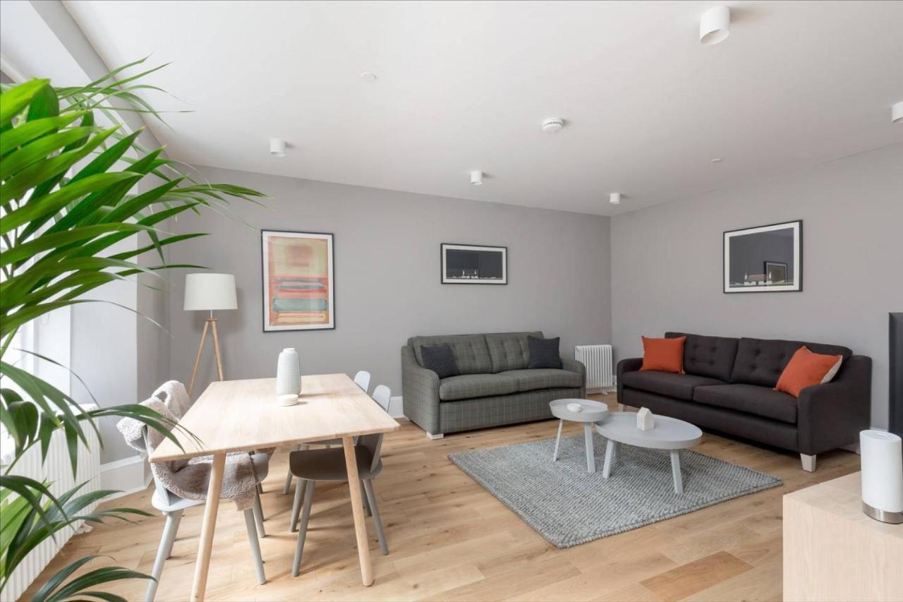 אדינבורו Joivy Luxurious 2Br Home Near Haymarket Station מראה חיצוני תמונה