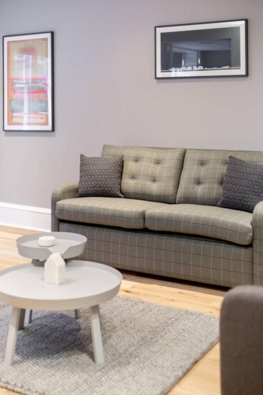 אדינבורו Joivy Luxurious 2Br Home Near Haymarket Station מראה חיצוני תמונה