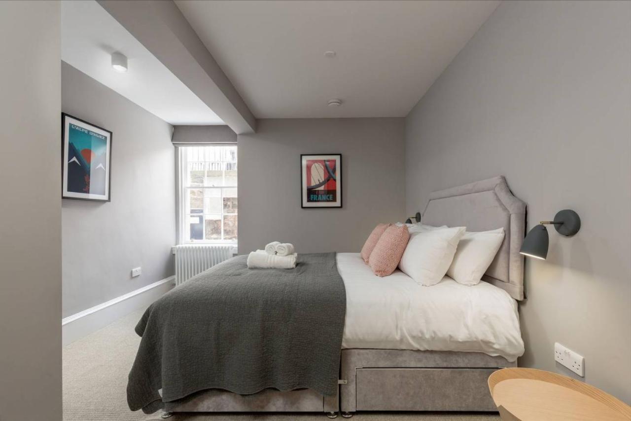אדינבורו Joivy Luxurious 2Br Home Near Haymarket Station מראה חיצוני תמונה